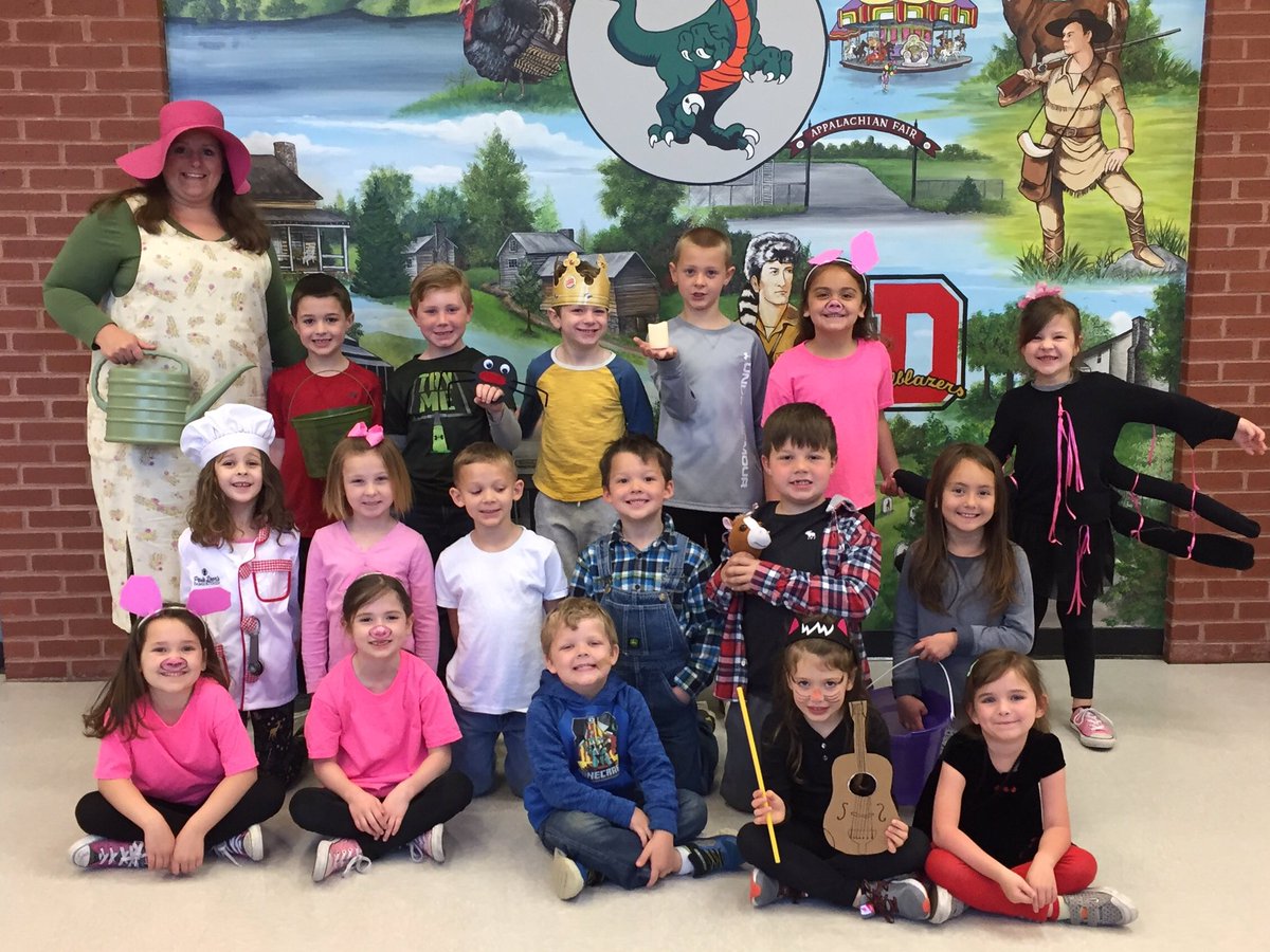 We ended our unit on Nursery Rhymes today with a Nursery Rhyme Parade!! We are expert Rhyme Hunters! <a href="/ridgeviewraptor/">Ridgeview Elementary</a> <a href="/WCDE_TN/">WashingtonCoSch TN</a>