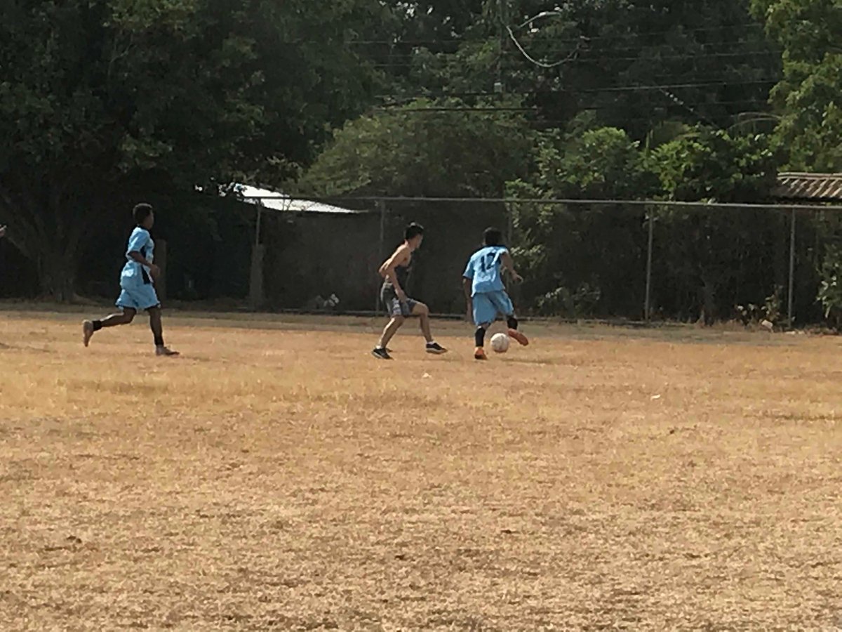 mrsemilybee's tweet photo. Bryan Le playing futbol with the local ticos in Costa Rica @fvhsbbn @DrMorganSmith @FVHSActivities #puravida #springbreak https://t.co/DuiYi480gb