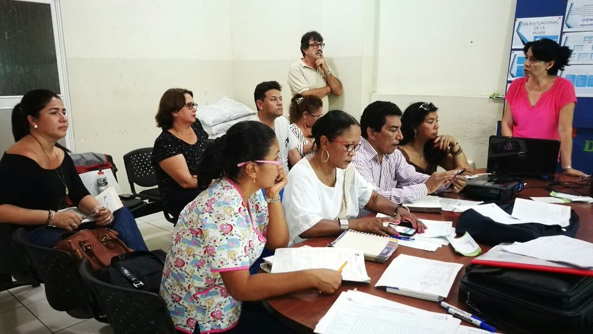SaludImbabura's tweet photo. #Quinindé| Equipo de vigilancia epidemiológica distrital socializó plan de acción de alerta temprana contra el sarampión, difteria y fiebre amarilla con médicos de la red publica integral de salud - RPIS y red privada complementaria RPC. #SaludParaEcuador https://t.co/Rdc52gzKXk