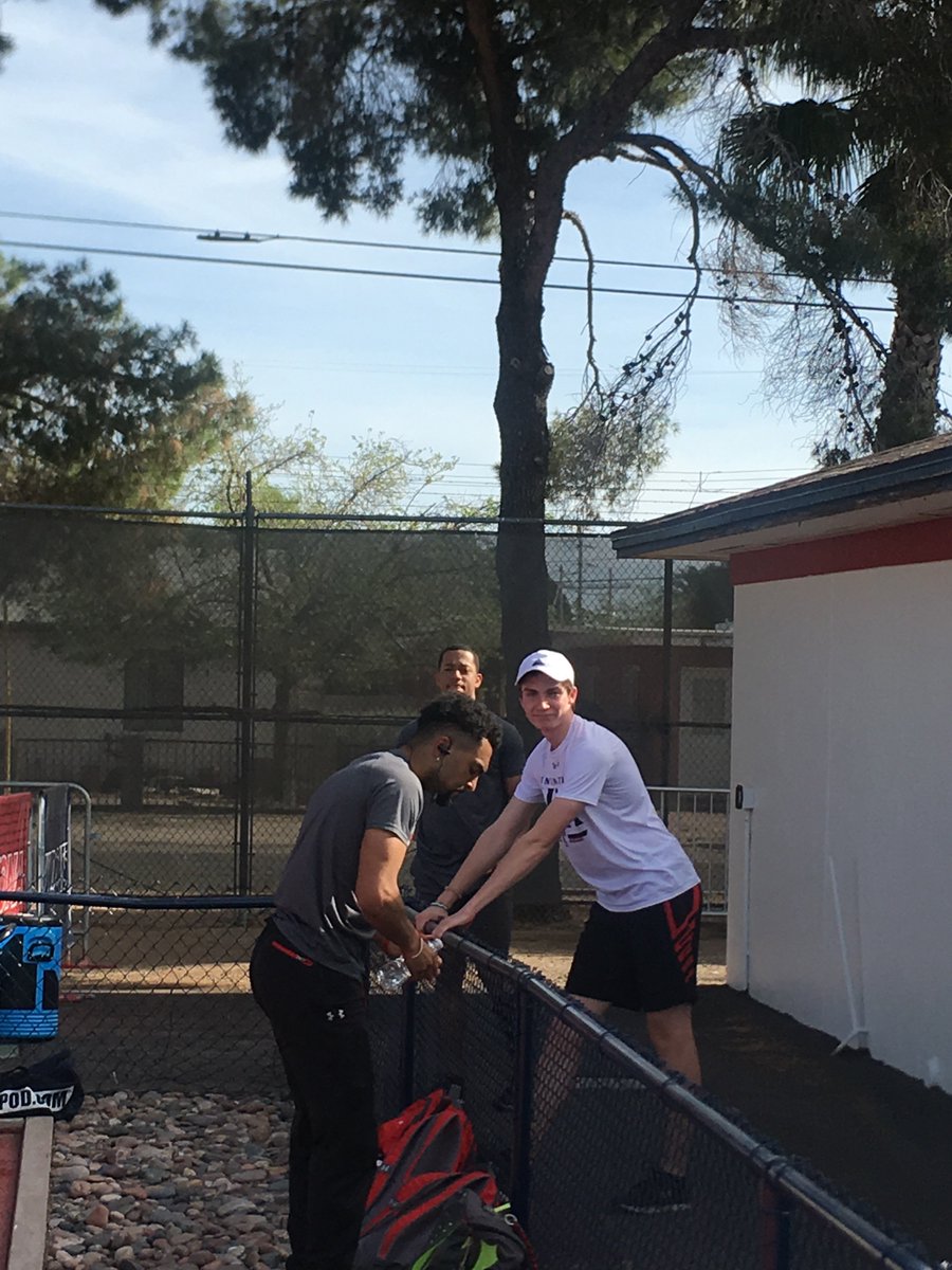 GBNY7's tweet photo. Bearcats It's go time in Arizona!!! #JimClickShootout #Bearcats https://t.co/gBvZD5L8IG