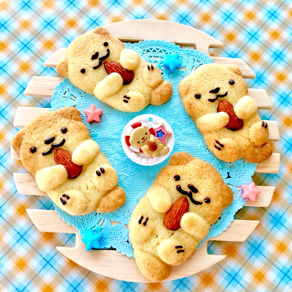 ゆうか キラキラ プリキュアアラモードの ラッコクッキー 作りました アニメには登場しなかった おもちゃオリジナルデザインです 手作業なので体格に個体差があるのは ご愛嬌 です プリキュアアラモード Precure T Co 4u3emifxng