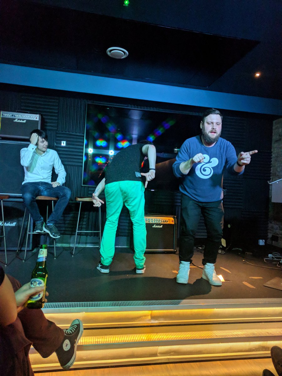 elibelly's tweet image. If you were ever wondering what a Javascript comedy night looks like, it&apos;s &quot;this&quot; 😉
#componentDidSmoosh