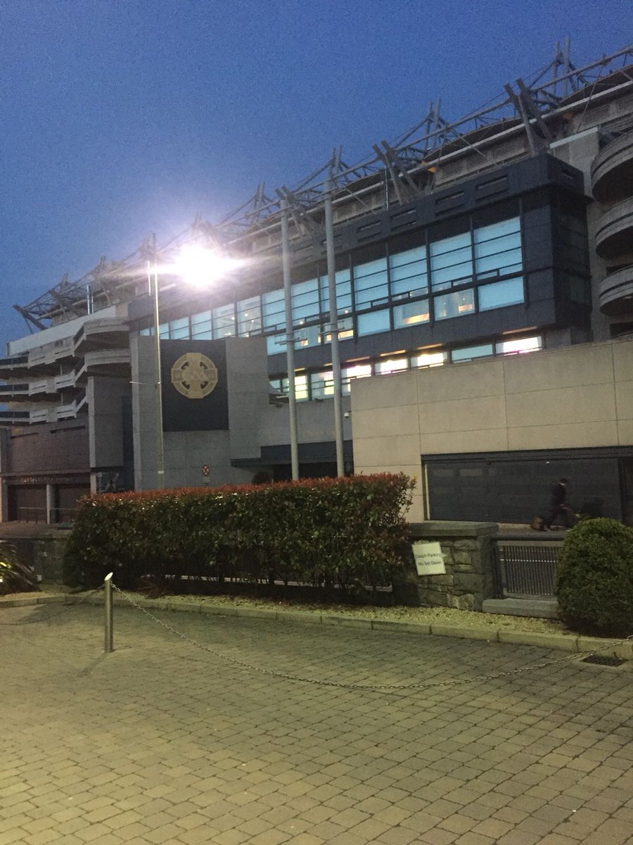stronanssport's tweet image. The greatest stadium in the world awaits @stronanssport @StRonans1 for the Hogan Cup Final! Good luck to all our players and coaches tomorrow! Been a great journey for you, the college &amp;amp; whole community! #OneFinalPush #ColáisteRónáinAbú #1T1D #HoganCupFinal 🇱🇻🏐😃