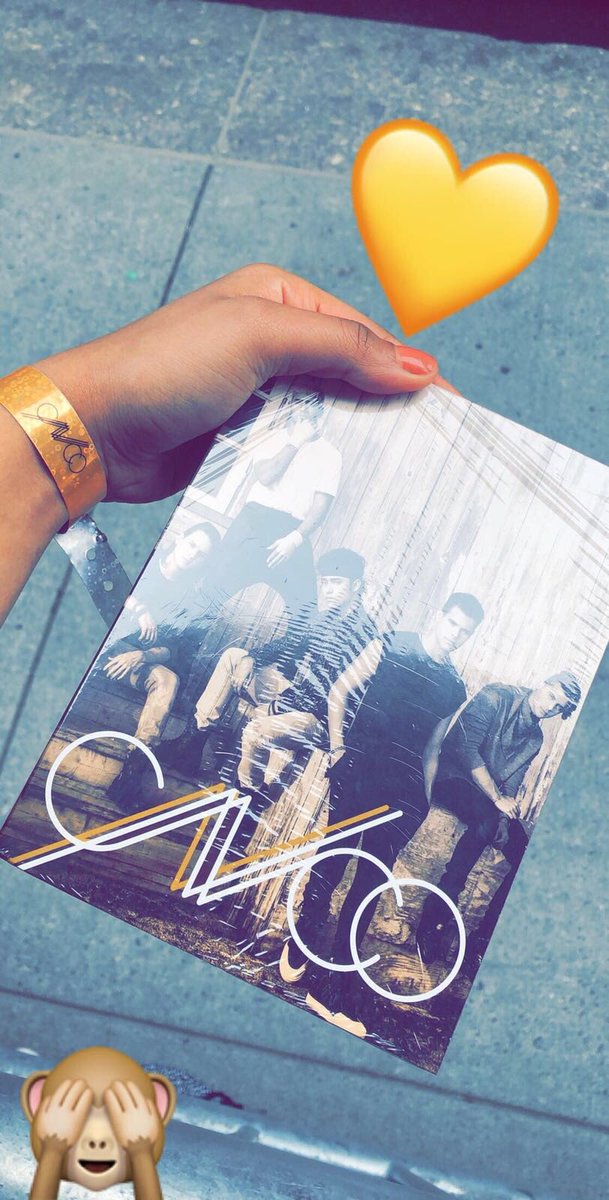 Richardcamfans's tweet photo. Álbum en mano 😌💕 #CNCOAlbum https://t.co/EUnsEBGxCU