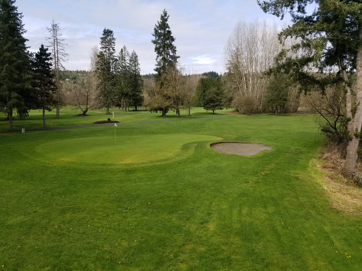 Despite the rainy weather report, it's all sunny warn here. Grounds look great. HH 3-6pm. Amazing views, See u in a bit..