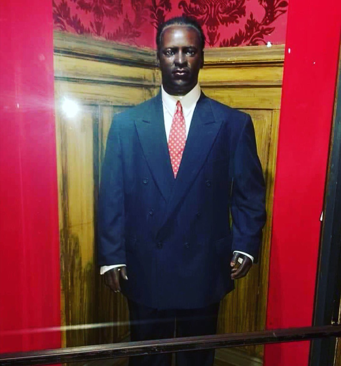 foxonfox's tweet photo. I love my home state of Arkansas and I love Hot Springs, but......this wax figure of The Reverend Dr. Martin Luther King Jr is “hard times” 😩 This is at the wax museum in Spa City. #whodat #callingonJesus https://t.co/nfqr9Uq3rX