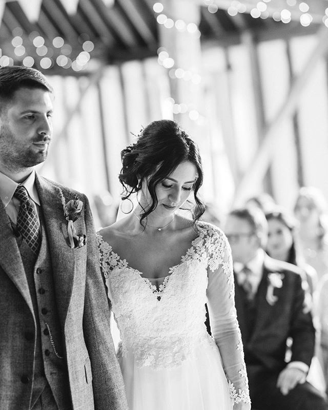 Here's beautiful Charlotte just a moment after her father gave her away. Deep breath lady. The moment you've dreamed of is here. 💕
#bride #clockbarn #clockbarnwedding  #barnwedding #barnweddingvenuehampshire #weddingceremony #thevows #momentsovermoun… ift.tt/2H68rr0