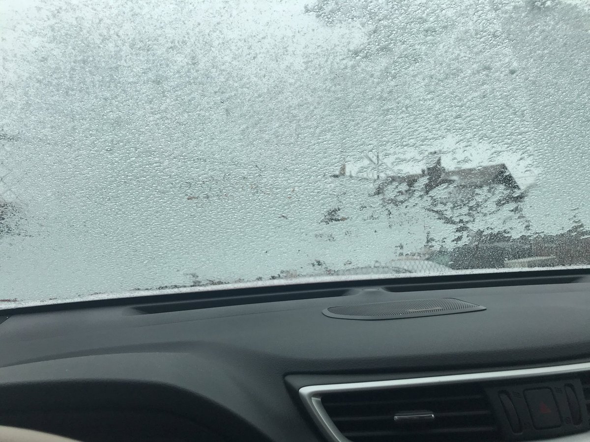 cjmag27's tweet photo. ...when you realize you took the scraper out of the car for the season.... 😬🔫#winterisabitch #goaway https://t.co/p98altTEpL