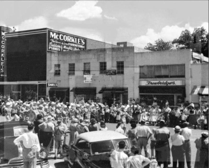 flomainstreet's tweet photo. Due to the threat of rain tomorrow, the Bicentennial Parade has been cancelled. The Bicentennial parade will instead be combined with Florence's Christmas Parade in December. More details will be coming soon. We apologize for any inconvenience. Please share to get the word out! https://t.co/TpRgXcDT6G