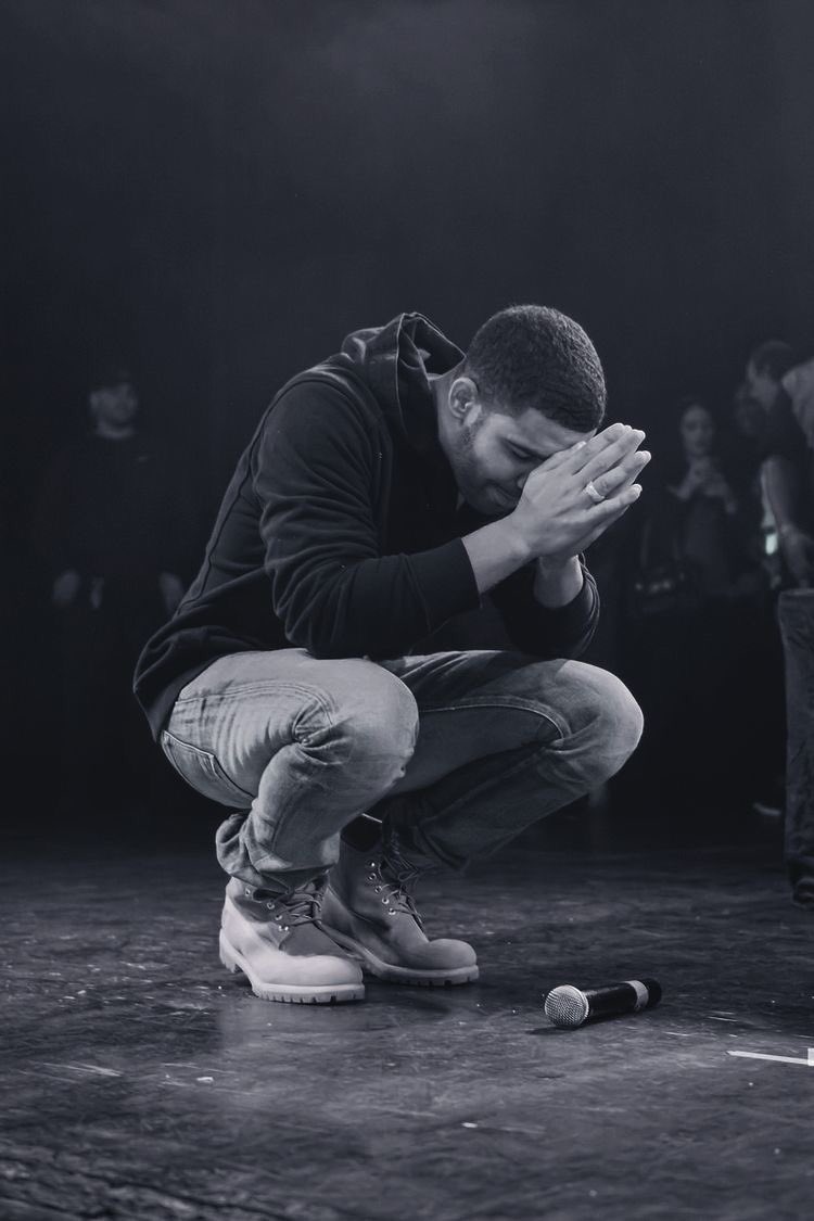 dickert1977's tweet photo. As a mom of two boys Iβd like to give a shout out to @Drake for making it cool to love your bed and your momma... #nicelyplayedsir https://t.co/LmtdmGND57