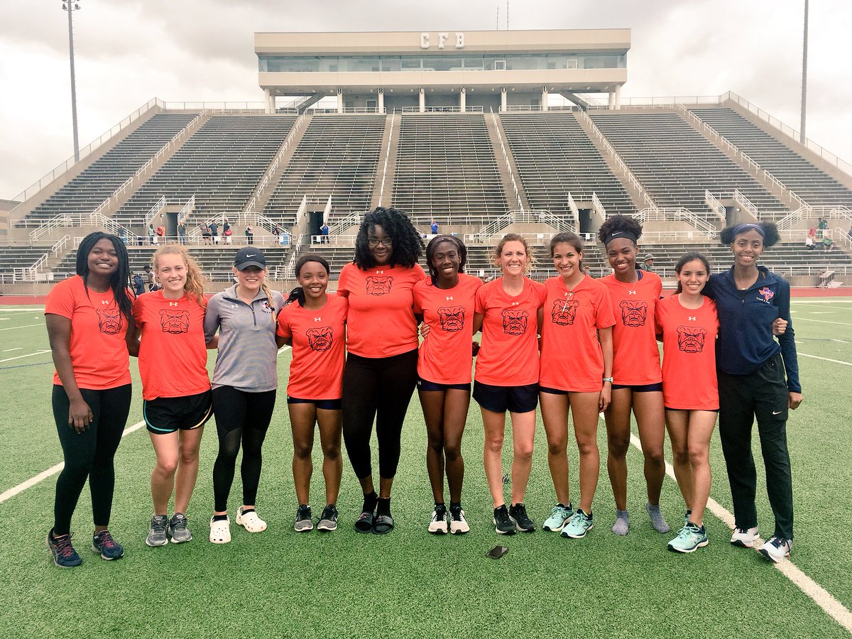 jrichardsNORTH's tweet photo. The girls by grade ... LOVE how much they LOVE their teammates and this sport. Hard word pays off! #nodaysoff #mnhstrack https://t.co/DPAyyh7iR9