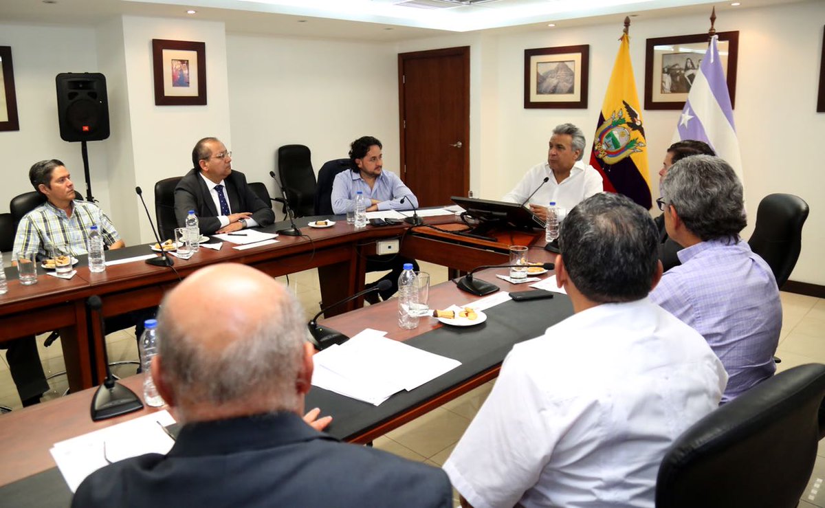 ¡Qué grato ponernos de acuerdo con radios de Guayaquil de gran trayectoria, para defender la Paz y la Unidad Nacional de nuestro país! Sin duda estamos viviendo otros tiempos. Firmamos un pacto para fortalecer el compromiso por nuestro Ecuador. #EcuadorPaísDePaz
