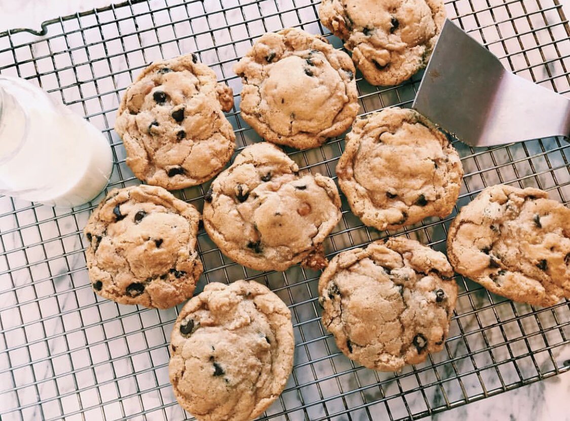 cookie_fix's tweet image. Oatmeal Salted Caramel Toffee in the house!!! 👋🏼Hello new favorite! 🤩🍪😋 #CookieFix