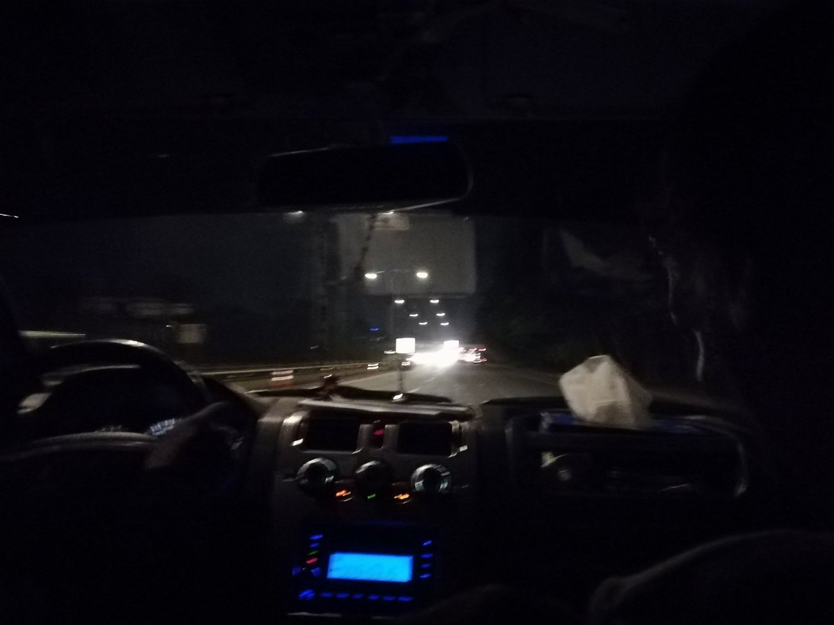 EmmYSanGrahams's tweet photo. Early Roadtrip
#4amFeels https://t.co/ez5eZstuGP