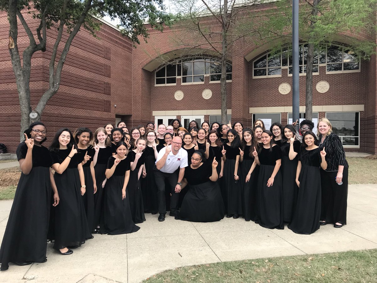 MesquiteHS's tweet photo. Straight 1’s on stage and sight-reading.  Congrats-Boys Tenor/Bass straight 1’s.  #excellenceexpected @SkeeterRecruits @AreMaroon https://t.co/bYFsVFbiZ8