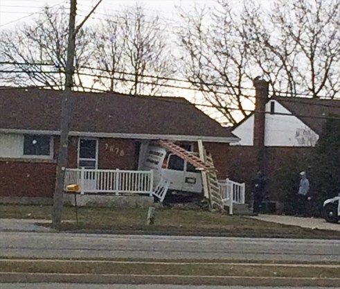 ScottRosts's tweet photo. Thanks to our Niagara College intern Richa Bhosale, who captured this photo Thursday: Careless driving charge after van rams into Niagara Falls home https://t.co/knnbB1SX4G https://t.co/k0AreoLSNI
