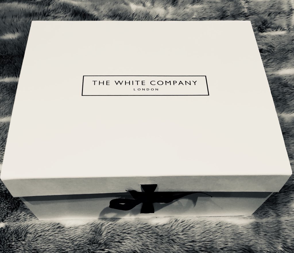 loustar76's tweet photo. My friend knows me well,a beautiful fluffy white towel from @thewhitecompany,seriously in that box is the best fluffiest white towel Iโve ever had!!! And the box is just as satisfying #itsthelittlethings #chufty #mateforlife #thewhitecompany #love ๐๐ผ๐๐๐ผ๐๐๐ผ https://t.co/SQtC6mHC5N