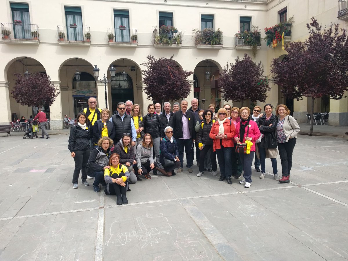 Joan Ramón Arbiol (@joanramonarbiol) on Twitter photo Caminada històrica organitzada per l'Equip d'Atenció Primària Encants al dia Mundial d'Activitat Física. 6/4/18 #DMAF18 <a href="/gentactiva/">GentActiva</a> @CAPMaragall @apicsbcn Caminada històrica organitzada per l'Equip d'Atenció Primària Encants al dia Mundial d'Activitat Física. 6/4/18 #DMAF18 <a href="/gentactiva/">GentActiva</a> @CAPMaragall @apicsbcn
