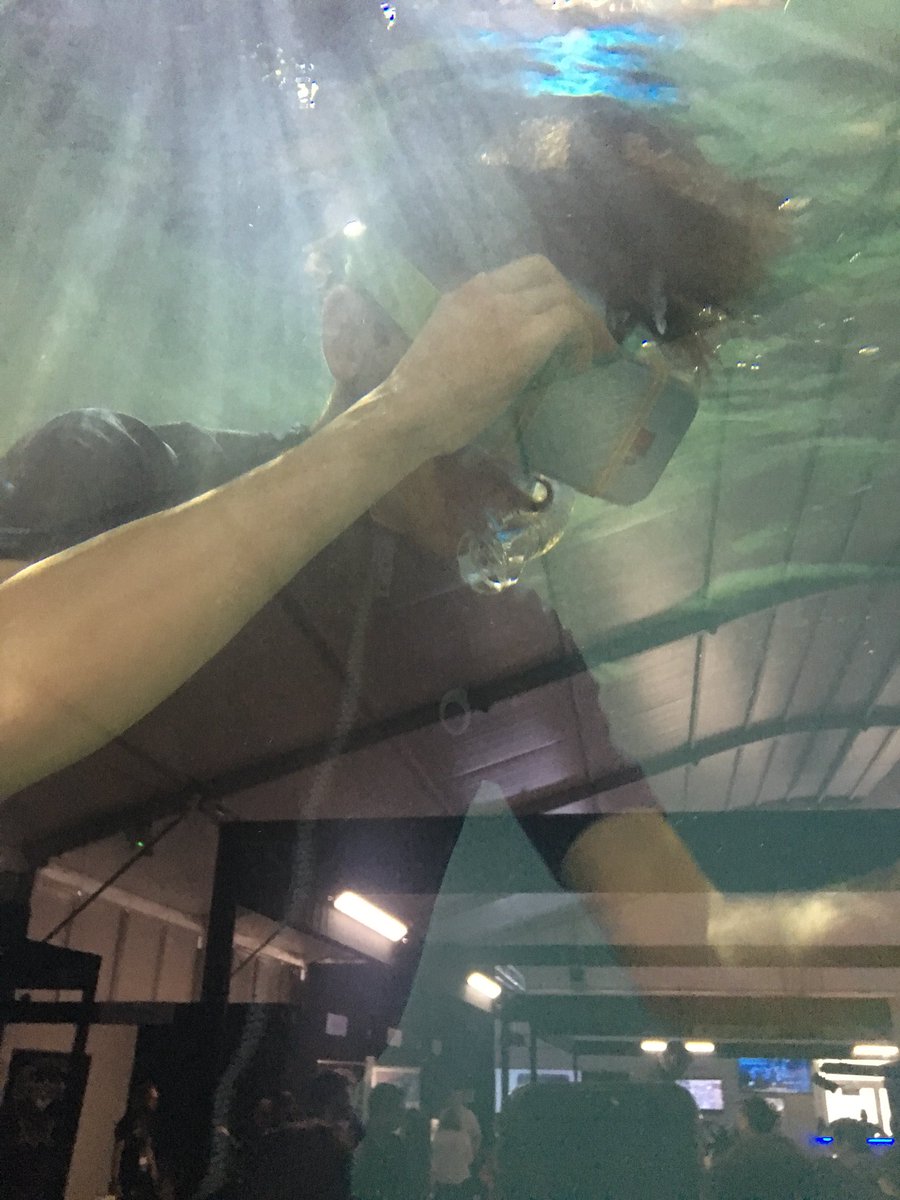 guillaumegarot's tweet photo. Ce week-end, à @lavalvirtual, vous pourrez vous immerger dans la #RealiteVirtuelle waterproof... 👍🏼 #innovation #Laval https://t.co/BHNx3uL19s