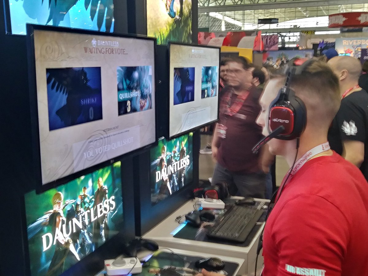 quadcapable's tweet photo. Great news from StackUpDotOrg This #veteran gets down on some PlayDauntless at #PaxEast2018! https://t.co/UWxUv3Na1i #stacktfup #charity #orlandostack