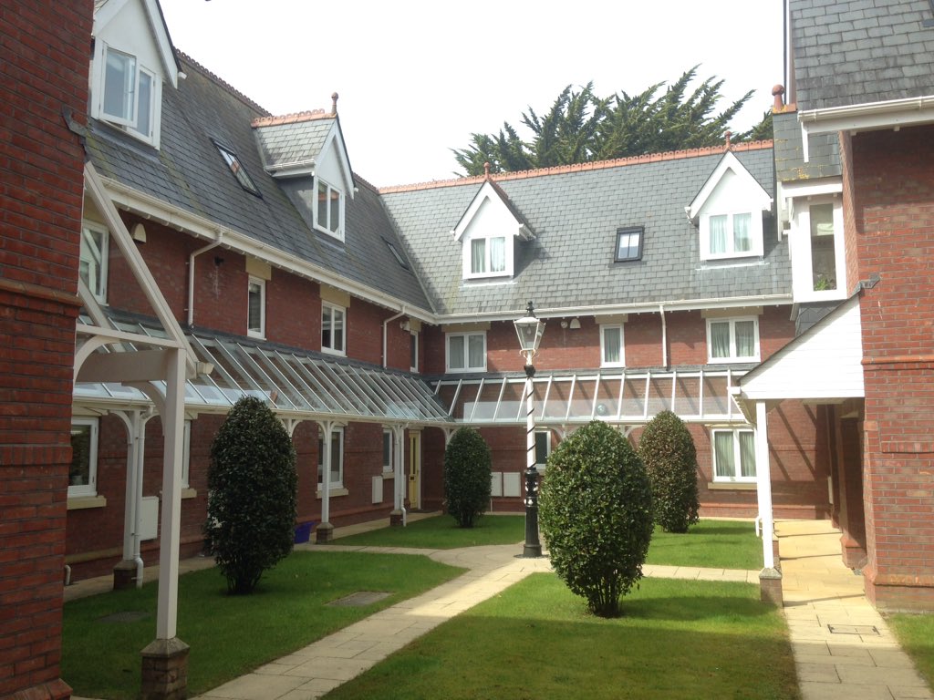CastlefordPM's tweet photo. The most recent addition to our managed portfolio - a prestige development in Branksome Park. If you want to be our next customer visit our website for details. https://t.co/A77ueyepAt #blockmanagement https://t.co/QXMJ2Rsljq