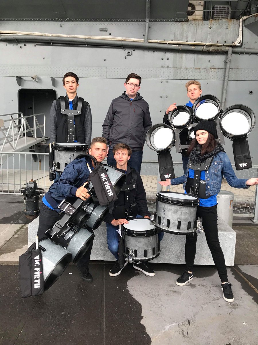 amccomas121's tweet photo. THIS would make a great album cover! #Senior6 #NYC @IntrepidMuseum @mwv123 https://t.co/ySNSSjcg5j