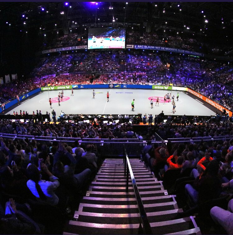 hmwesterink's tweet photo. Zaterdag 7 April 2018 presenteer ik met @johnstubbe en DJ @labots i.o.v. @korfbalverbond de finale van @korfballeague @ZiggoDome

#korfbal #host #presentainer #final #Amsterdam #korfballeague #sport #entertainment

@bpmbookings https://t.co/cczj0dIUL5