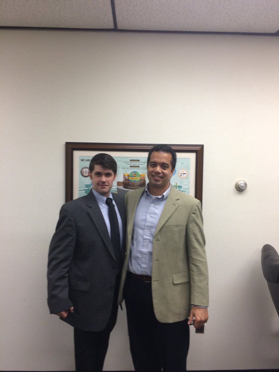 Willow Grove Hub Division Manager Joe Impagliazzo congratulates Greg Lindsay on his promotion to Hub Supervisor!