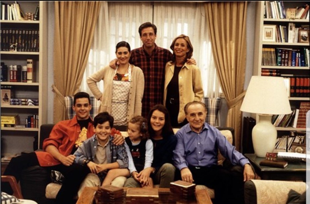 emi2730's tweet photo. Médico de familia fue la serie de mi infancia. La recuerdo con tanto cariño... #MiCasaLydiaBosch https://t.co/VwfSiWjHHi