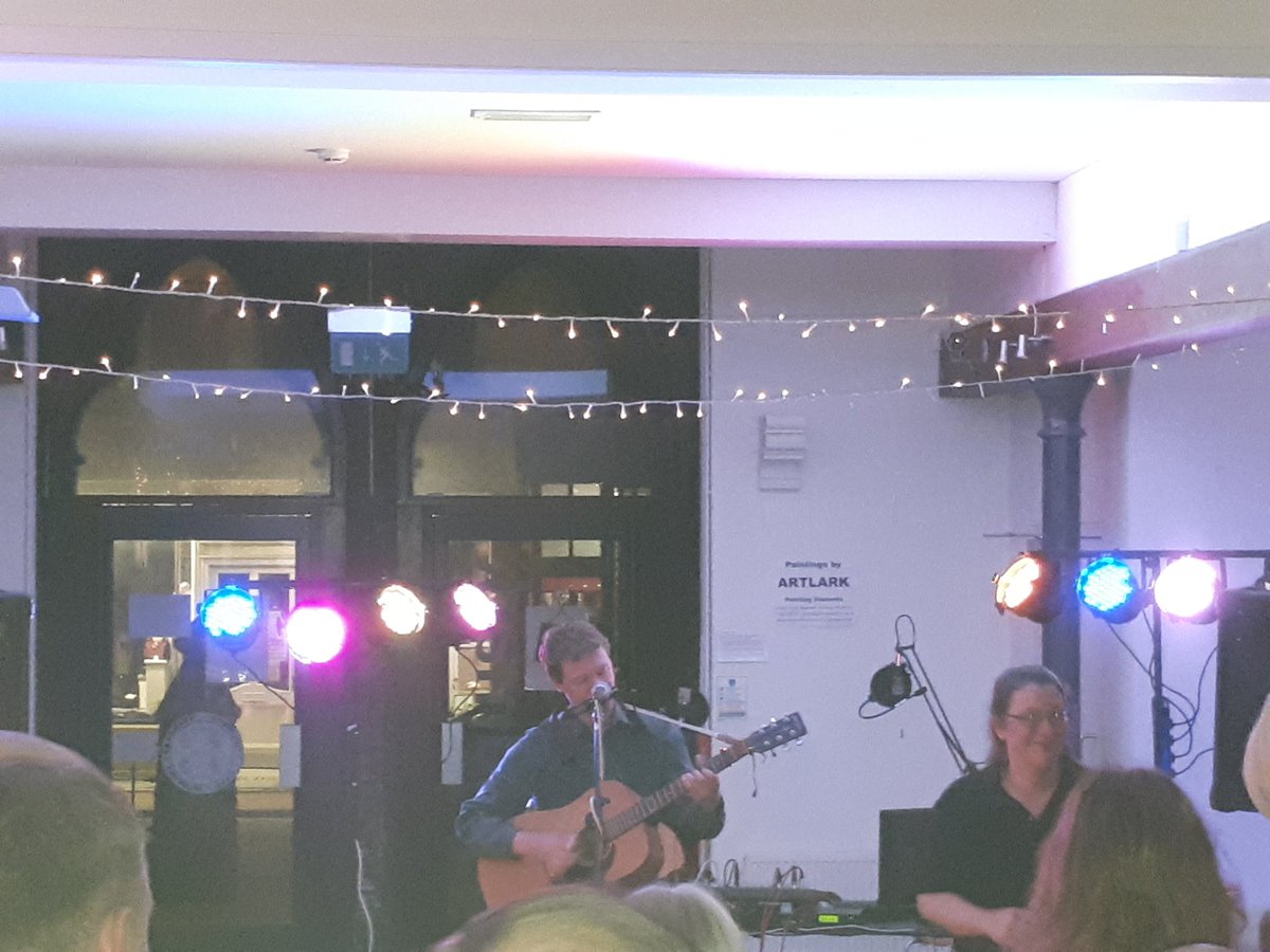 GeoffCarneUK's tweet photo. Live at the @DealRadio event #SamBrothers #RedWinecurescoldd https://t.co/GvWeRoqUV7