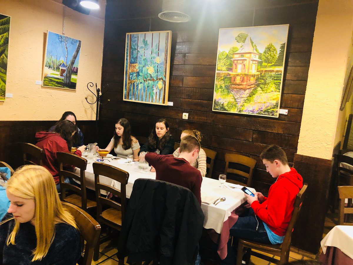 ehs_worldlang's tweet photo. Dinner tonight! #madrid #Spain #yum #travel #chuletadecerdoalariojana https://t.co/8vQs695EGm