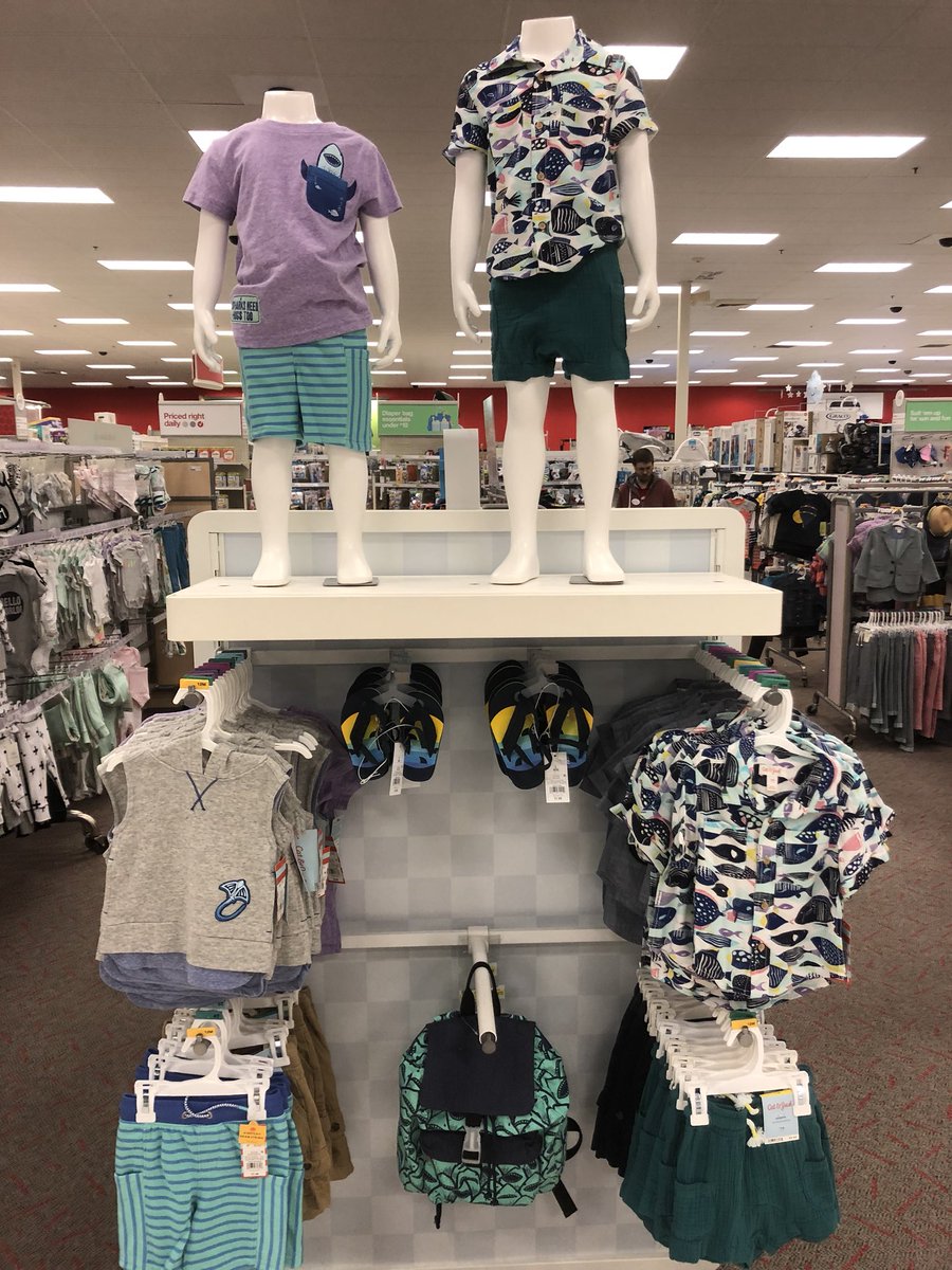 TayMacSnackWrap's tweet photo. Loving the new sea themed VMGs! The color story is so cute!#LiveLikeAMermaid #UnderTheSea #VMGforAV @estewdix @kenyad65 @jamaal_edwards https://t.co/YHXAbV7hTN