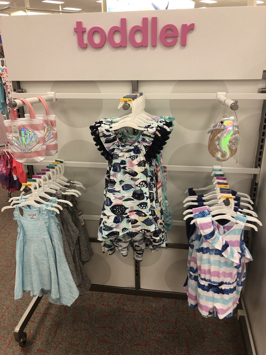 TayMacSnackWrap's tweet photo. Loving the new sea themed VMGs! The color story is so cute!#LiveLikeAMermaid #UnderTheSea #VMGforAV @estewdix @kenyad65 @jamaal_edwards https://t.co/YHXAbV7hTN
