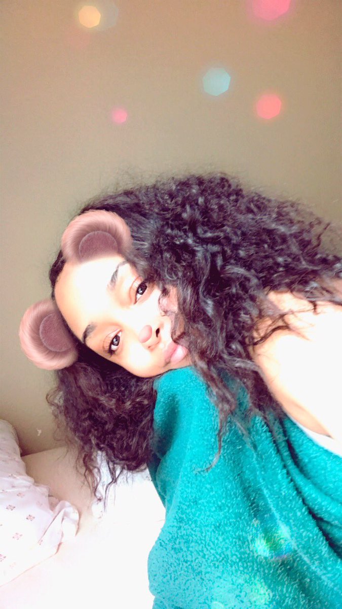 TheOnlySimoneK's tweet photo. No need for the filter but it sure is fun sometimes 😘 #blessingurtl https://t.co/Gt2Gt57yD2