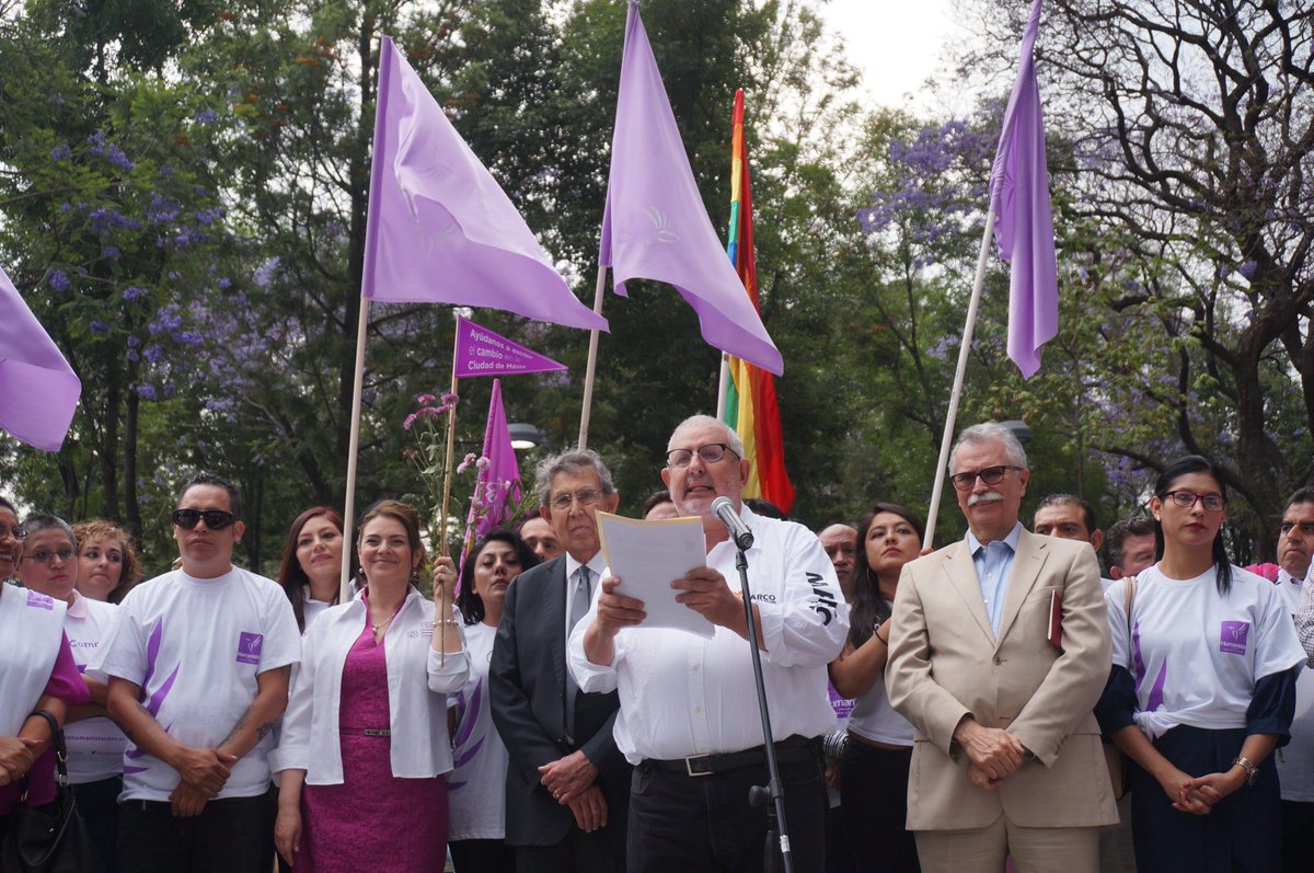 CapitalMX_'s tweet photo. #EntérateCDMX #EleccionesCDMX En compañía de @c_cardenas_s el candidato de @PHumanistaCDMX a la #JefDeGob @MarcoRascon propone declarar al #19s como el Día de la Ciudad de México, haciendo de su conmemoración, un encuentro festivo entre vecinos. 
👇
+ https://t.co/S4tlrEKfg2 https://t.co/8iUEPkG50u