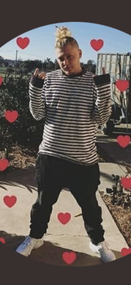 thatdudeMilli's tweet image. This guy thinks he’s clouted up, I can’t even take him seriously 😂😂😂💀💀💀