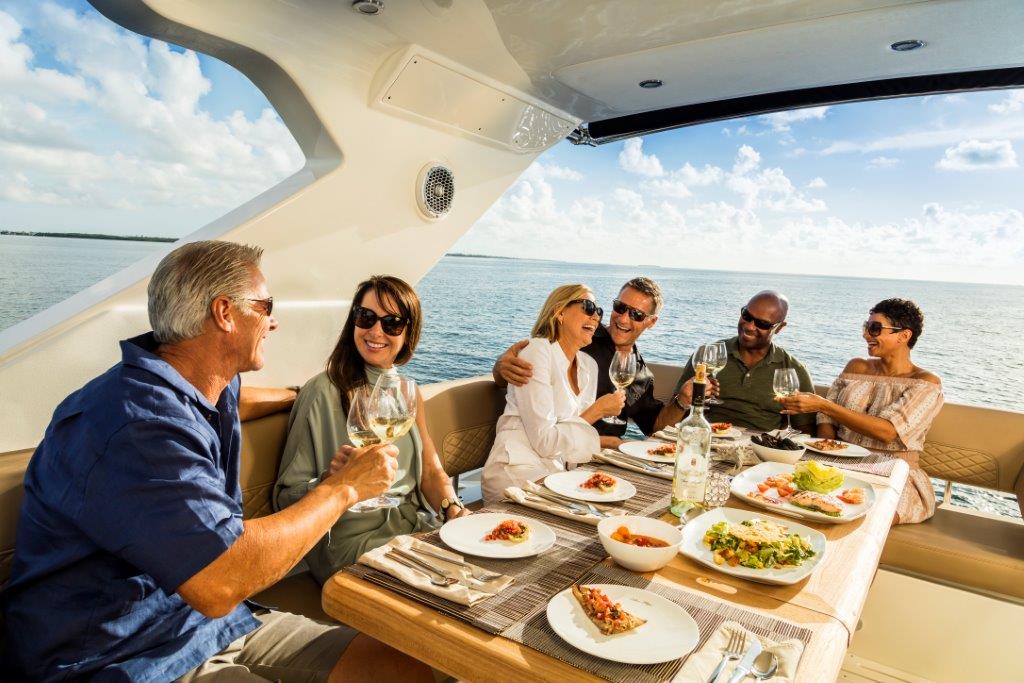 SeaRayBoat's tweet photo. Happy Friday! #SeaRay #L550Fly #LClass #yachts #yachting https://t.co/ozCXM0M8qP https://t.co/xVBZdWrvzZ