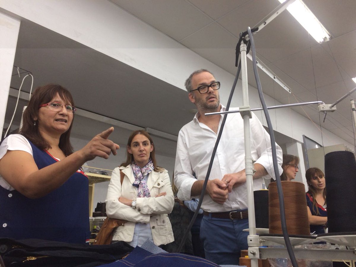 belenadan07's tweet photo. Acompañamos al secretario de economía social @MatiasKelly en su visita a la cooperativa @Confecciones_MC para ver cómo siguen avanzando y creciendo después del subsidio recibido en el 2017 a través del #ProgramaManosalaObra https://t.co/6qxpCLZBDo