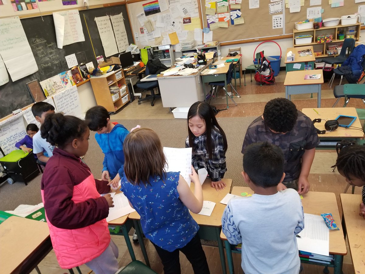 ms_kidane's tweet photo. K-mart cashiers were ready for their first group of customers.
The #ClassroomStore is teaching students the value of money, how to make change and the importance of saving #LifeSkills #TeachingMoney #FinancialEducation @GlenRavineJrPS @LC3_TDSB @dzervas_tdsb https://t.co/uTk36J1BOQ