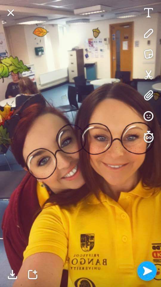 nurse_emmy_20's tweet photo. Brilliant third day with 1/18!! I hope everyone had a fantastic welcome week, I know the peer guides have! Thank you to everyone who donated today and helped us raise £300 for @CruseCare !! Good Luck 1/18 💜

@SHSBangor @BangorNursing @BenchMarkTurton #bangorshsfreshers2018 https://t.co/FNBkSv2ZWV