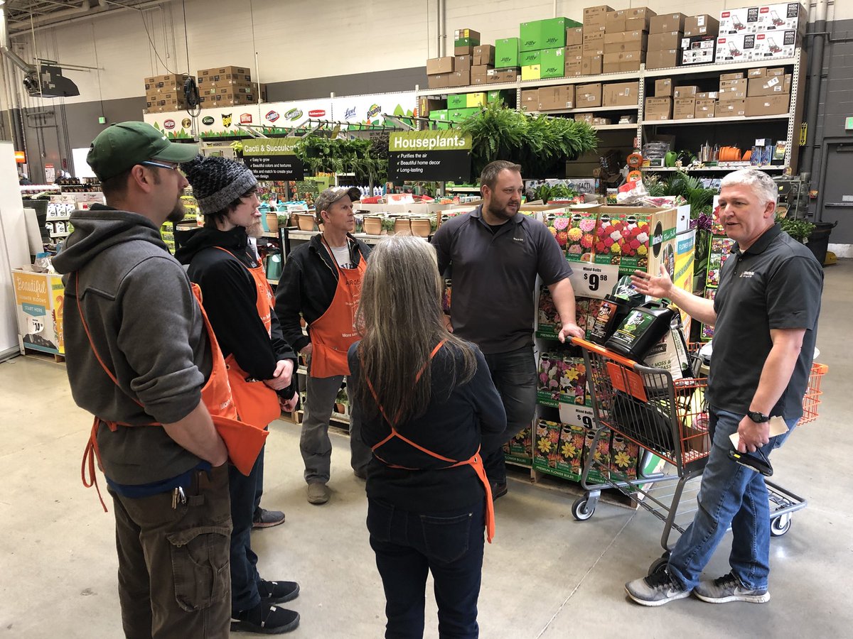 eakman72's tweet image. Not to be out done Sean from Central Garden getting in some PK! @homerdepot1 @4704HomeDepot @THDPNWPride #mossout #pk #pnwsbf