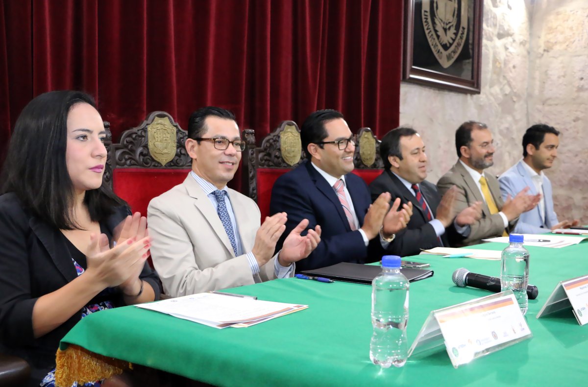 ATERMAC's tweet photo. #Inauguración ll Primer Torneo Estatal de #Debate #Interprepas2018, que organizan la @ATERMAC, @UMSNHOficial, @MoreliaGob, @FdcsUmsnh, @CEDHMichoacan, @TecdeMonterrey @IJUM_MORELIA, participó el Dr. @OmeroValdovinos, Secretario General de la ATERM y Magistrado del @teemichoacan https://t.co/zetfaDe9kF