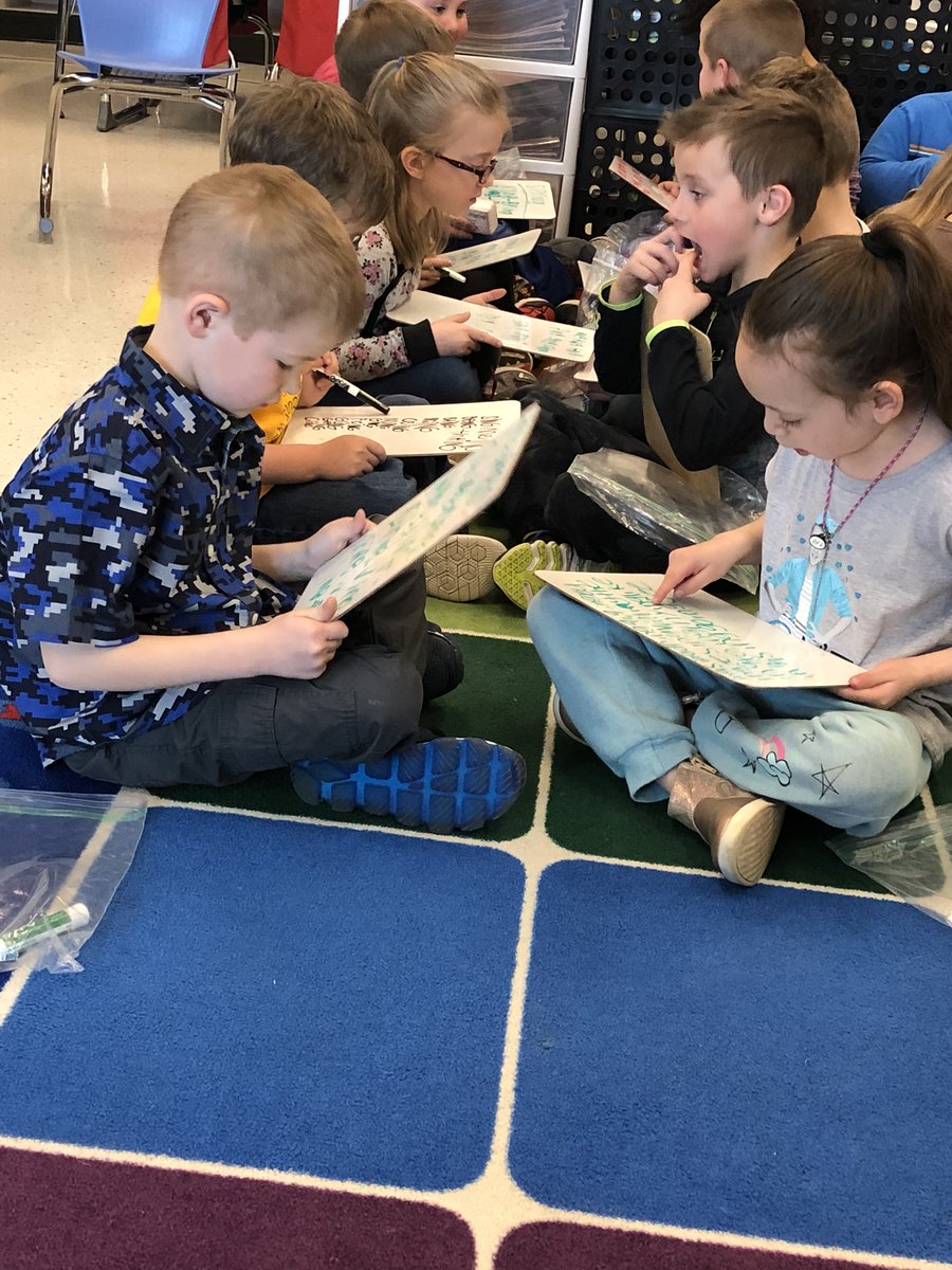 msgaruccio's tweet photo. “Word Family Race” list sharing! This time it was the “-ing” family! How many can you come up with in 2 minutes?? #bowmanprimary #kdg #wordfamilies https://t.co/Cc0J4PeCd8