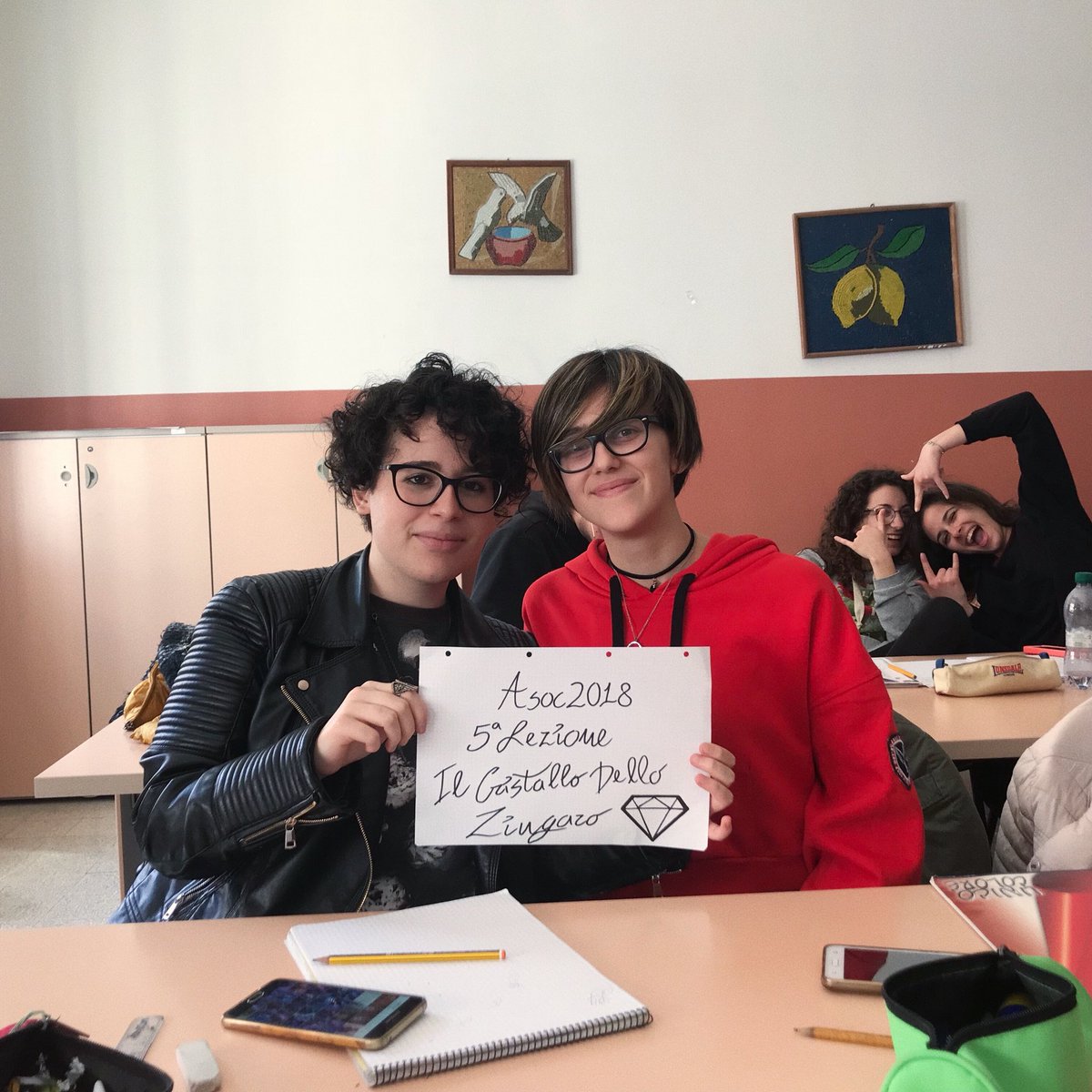 zingaroscrystal's tweet photo. Quinta lezione affrontata con successo! Al momento ci stiamo occupando delle riprese per il video finale dove racconteremo il nostro percorso 👩🏻‍💻💕 

#ascuoladiopencoesione #asoc1718 #opencoesione #quintalezione #raccontare #riservadellozingaro #forzacristallodellozingaro https://t.co/gMzbCwESNU