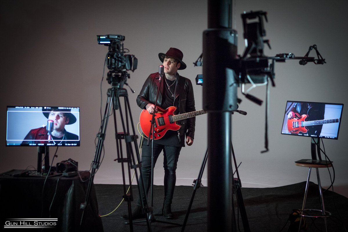 gunhillstudios1's tweet photo. Great shoot today. Part one of our Reinging Days shoot for our new show to be revealed real soon. @Reigningdays @Dansteermusic #Reigningdays #filmshoot https://t.co/yePdrDa76O