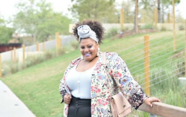 plvshstyle's tweet photo. Who can resist florals for Spring? #plussize #fashionblogger https://t.co/SK1VIyOReC https://t.co/AhK0Ej1tXo