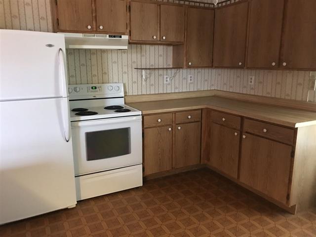 TamiWhi84090909's tweet image. 2-bedroom home in-town Verdigre! Corner shelves (for spices, small appliances or knick-knacks) top-of-cupboard display area with galley rail &amp;amp; unique window dressing brackets! ONLY $29,000! #tamiwhiterealtor 
TAMI WHITE/REALTOR 402-613-1278
Norfolk Area Home Realty 402-371-1012