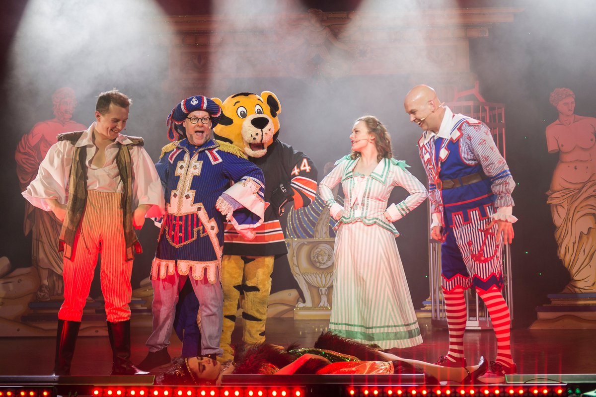 Thank you Roary <a href="/Telford_Tigers/">Autocraft Telford Tigers</a> for scaring away these evil rats in our Easter Pantomime! #Panto #Theatre #Telford #MrMillermanPresents #Telford50 #Easter #Family #DayOut #Pantomime <a href="/MrMillermanPres/">MrMillerman Presents</a>