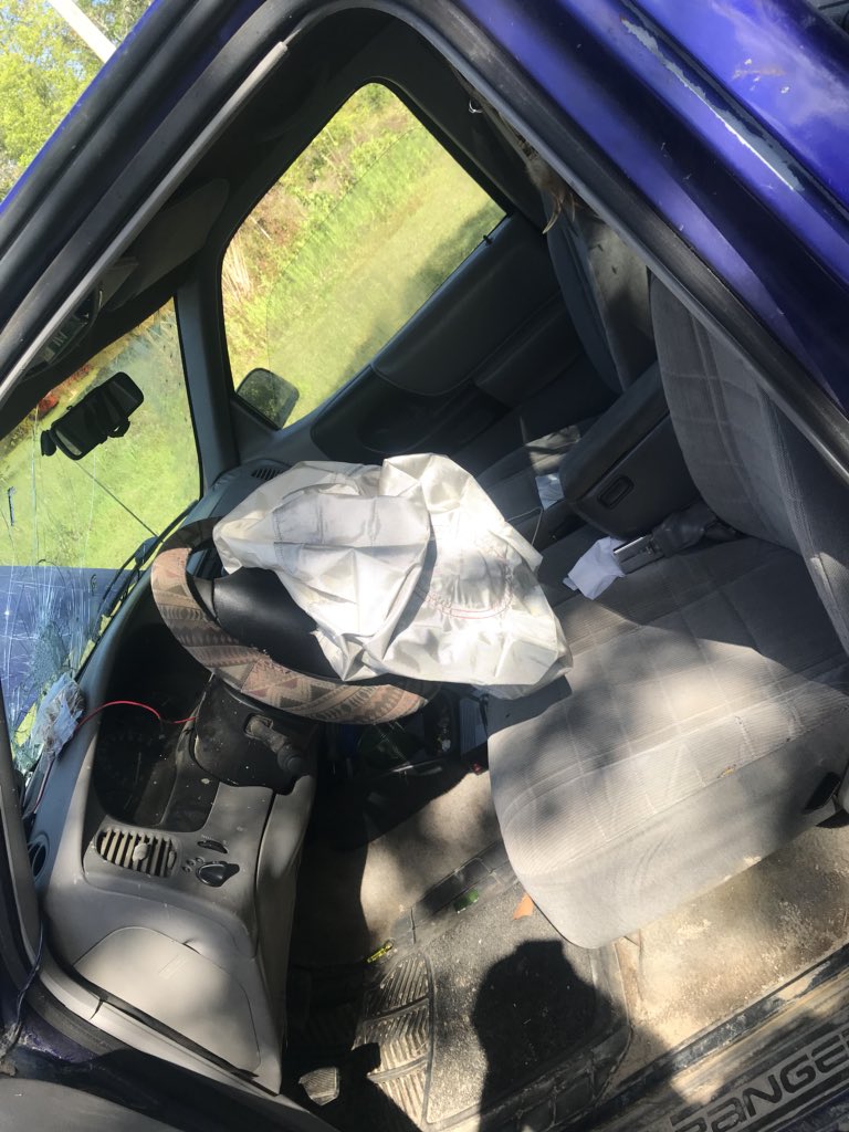 Inverno_Wolf's tweet photo. Hey everyone, i am home from the hospital, i have a fractured arm from the air bag, my back is sprained, but other then that i am okay, my truck is considered totaled, im just happy to be alive. https://t.co/WVnBgNxAfB