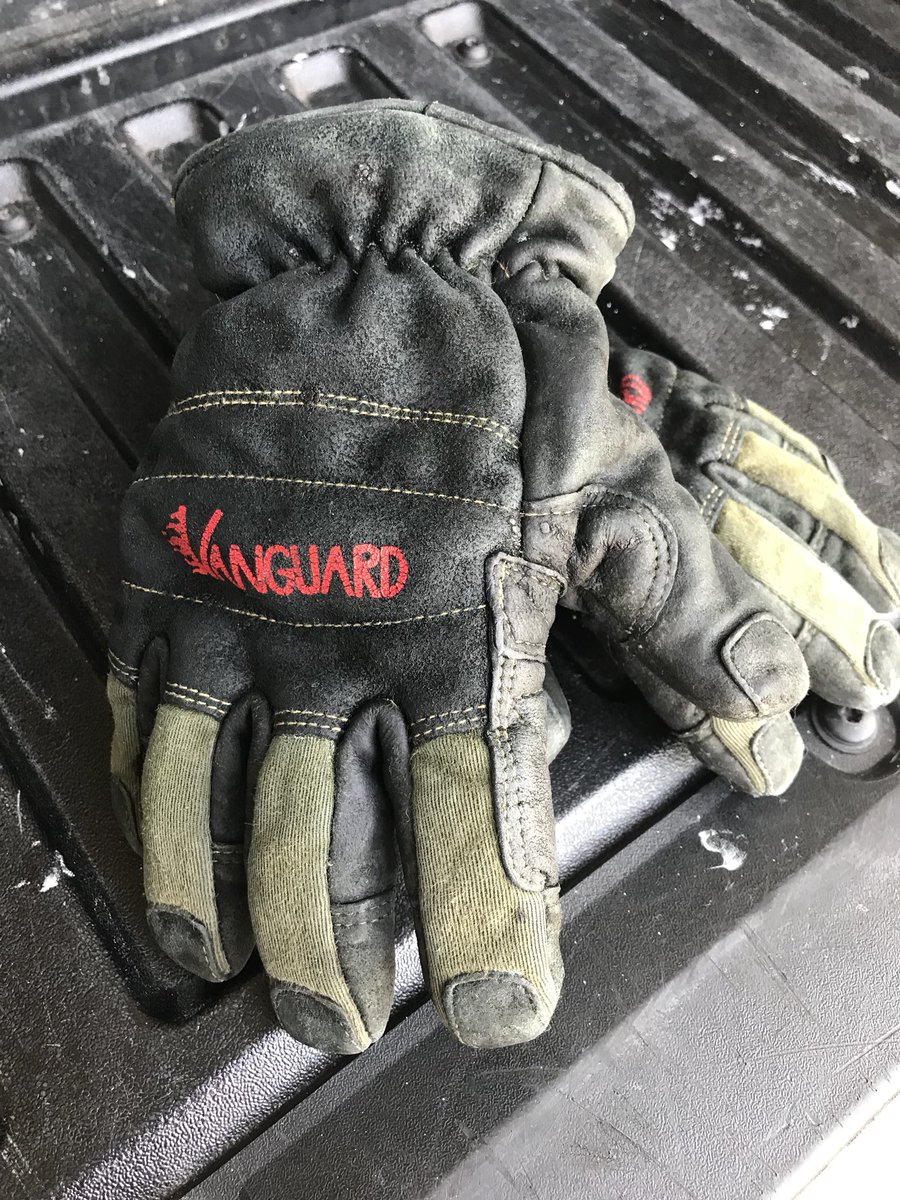RyanEPennington's tweet image. Second confirmed grab while wearing the MK-1 gloves. Dexterity matters. #madeforwork
